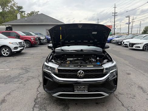 Used 2024 Volkswagen Taos SE image 33