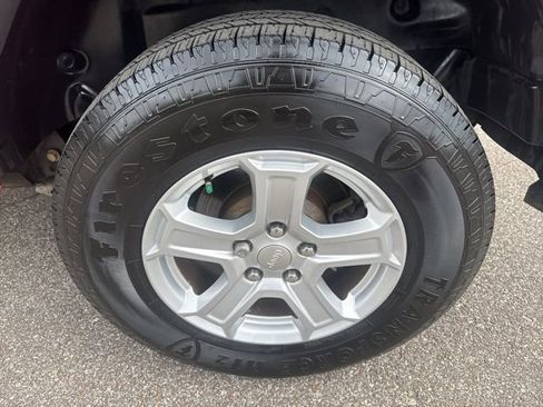 Used 2018 Jeep Wrangler Unlimited Sport S image 11