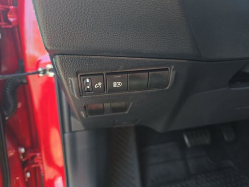 Used 2024 Toyota Corolla Cross XLE AWD/4WD image 21
