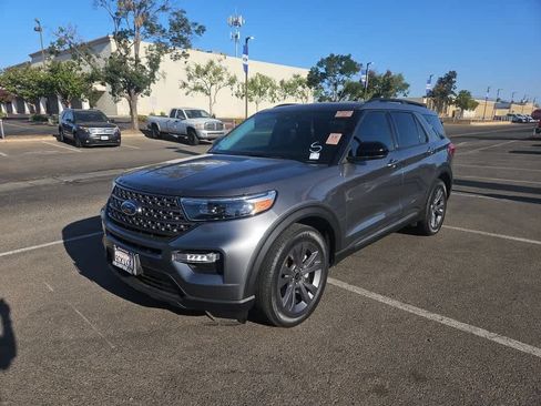 Used 2022 Ford Explorer XLT w/ Equipment Group 202A RWD image 1