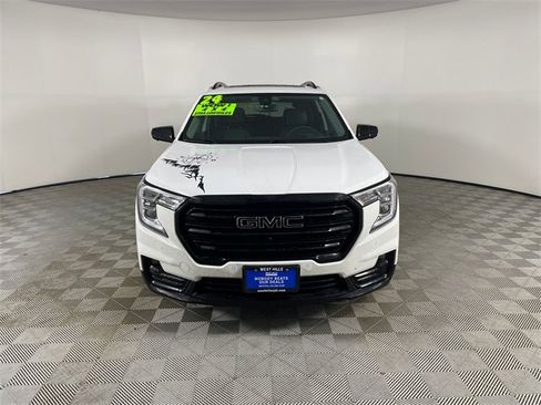 Used 2024 GMC Terrain SLT w/ Infotainment Package II image 18
