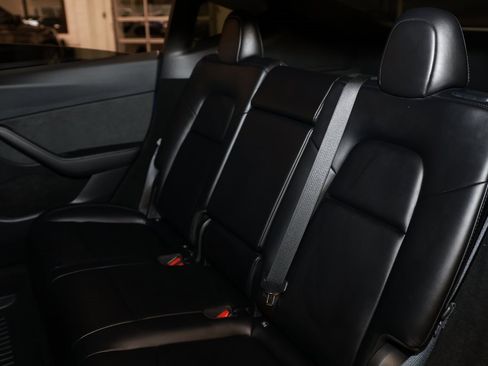 Used 2023 Tesla Model Y Long Range image 13