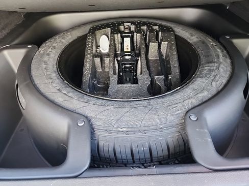 Used 2017 Jeep Grand Cherokee Overland AWD/4WD image 41
