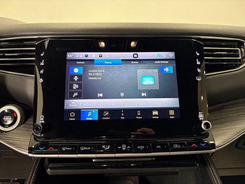 Used 2024 Jeep Wagoneer L Series II w/ Flexible Seating Group image 14