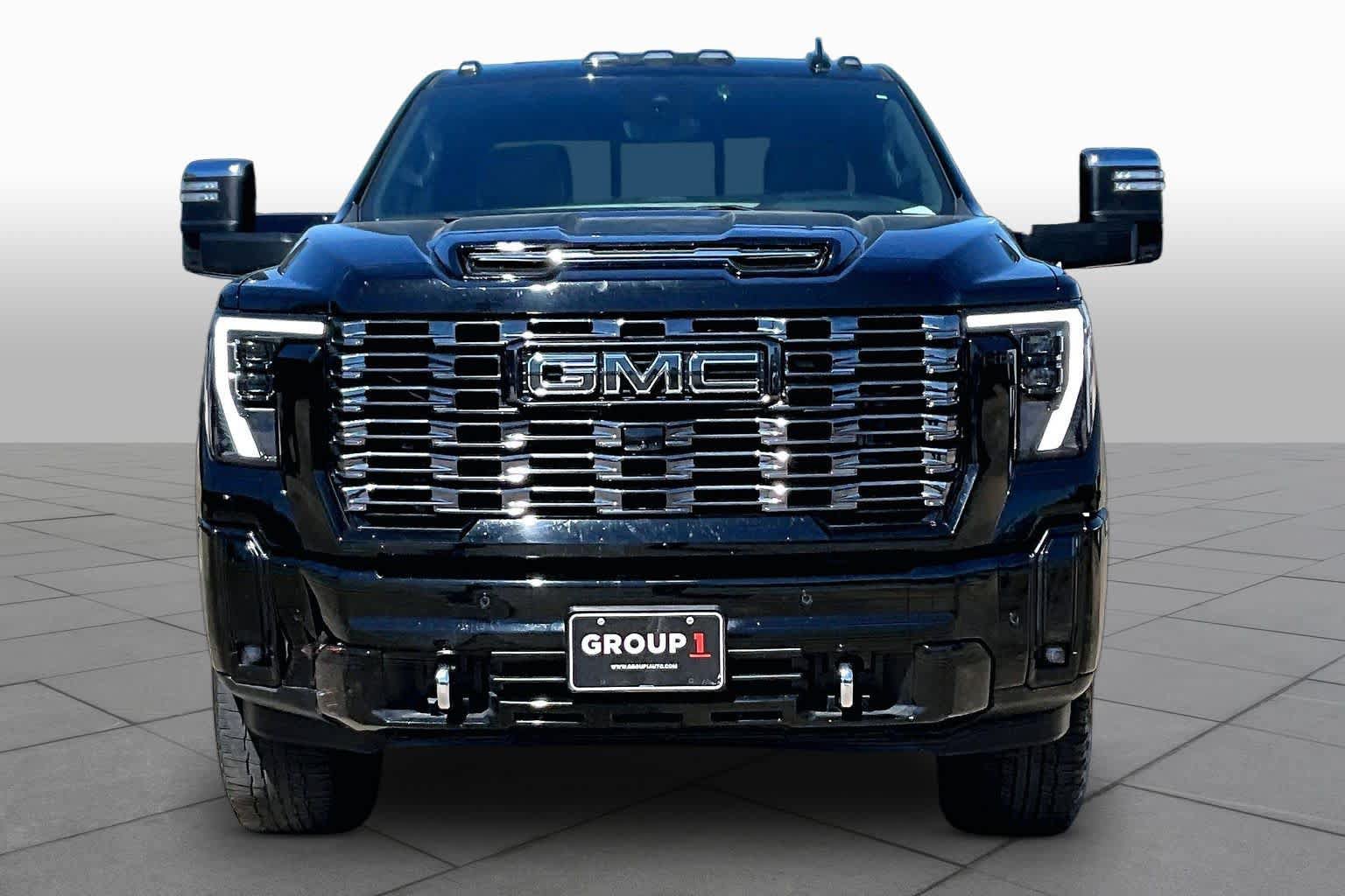 Used 2025 GMC Sierra 2500 Denali Ultimate AWD/4WD image 4