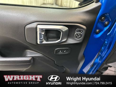 Used 2022 Jeep Wrangler Rubicon w/ LED Lighting Group image 10