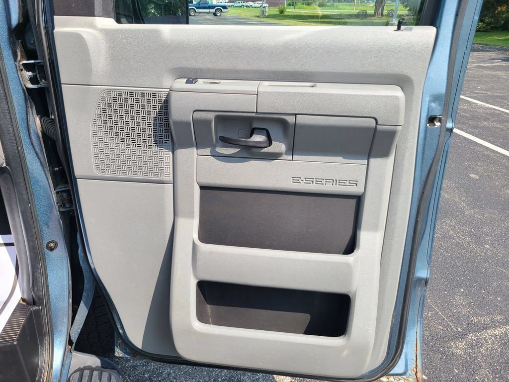 Used 2014 Ford E-350 and Econoline 350 XL w/ Power Windows & Locks Group RWD image 10