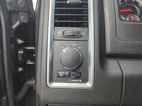 Used 2024 RAM 1500 Warlock AWD/4WD image 42
