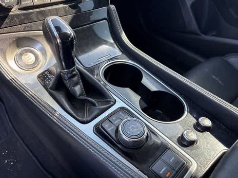 Used 2017 Nissan Maxima Platinum image 18