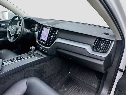 Used 2021 Volvo XC60 T5 Momentum w/ Protection Package Premier FWD image 30