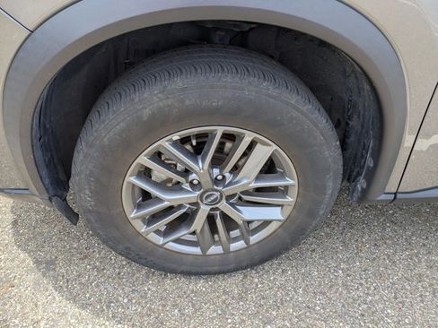 Used 2024 Nissan Rogue S AWD/4WD image 10