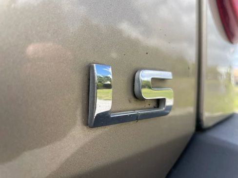 Used 2007 Chevrolet HHR LS image 15