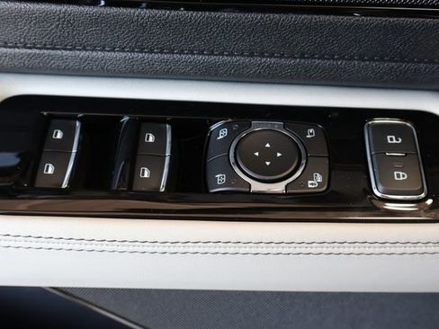 New 2025 Lincoln Aviator 2WD w/ Jet Appearance Package image 12