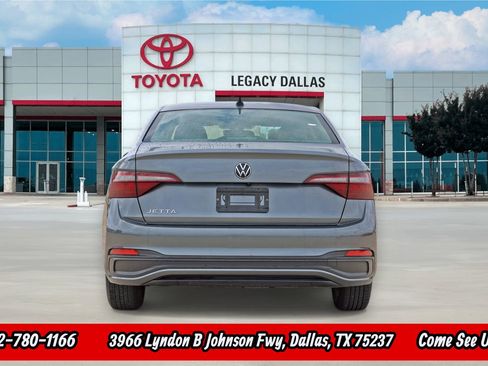 Used 2024 Volkswagen Jetta S image 8