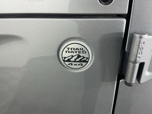 Used 2020 Jeep Gladiator Sport w/ Quick Order Package 24S image 16