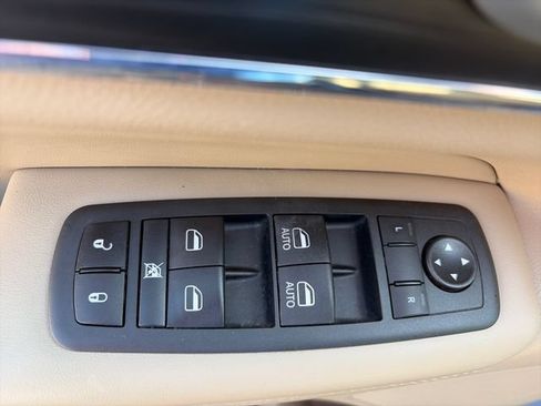 Used 2020 Jeep Grand Cherokee Limited w/ Luxury Group II AWD/4WD image 11