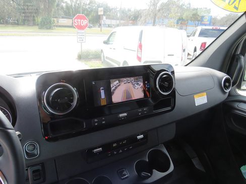 Used 2022 Mercedes-Benz Sprinter 4500 w/ Parking Package image 7