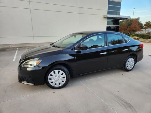 Used 2018 Nissan Sentra S image 9