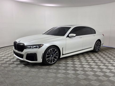 Used 2021 BMW 740i w/ M Sport Package RWD image 37
