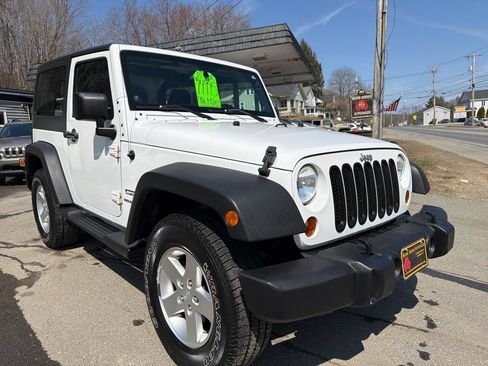 Used 2013 Jeep Wrangler Sport AWD/4WD image 6