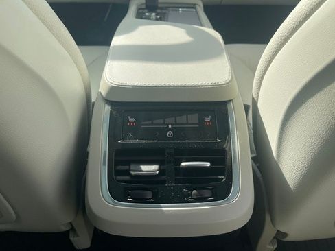 Used 2024 Volvo XC90 B5 Core w/ Protection Package Premier AWD/4WD image 8