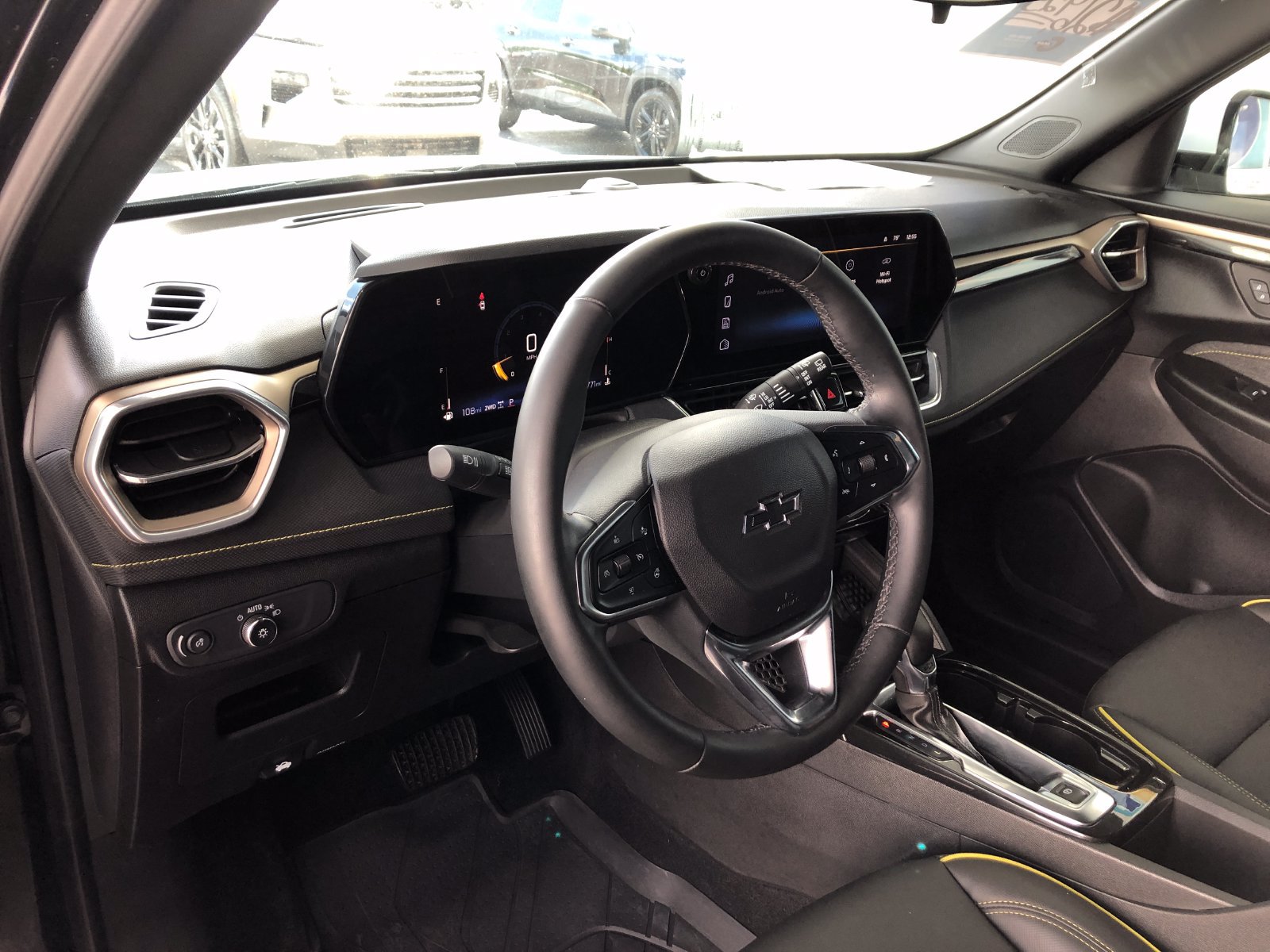 Used 2025 Chevrolet TrailBlazer ACTIV w/ Driver Confidence Package AWD/4WD image 19