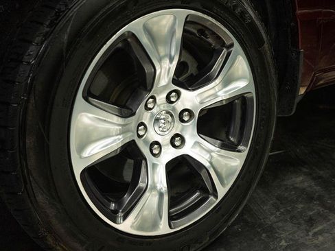 Used 2023 RAM 1500 Laramie AWD/4WD image 3