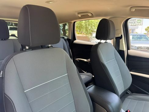 Used 2013 Ford Escape SE FWD image 32