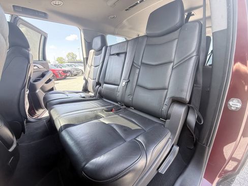 Used 2019 Cadillac Escalade ESV Premium Luxury AWD/4WD image 17