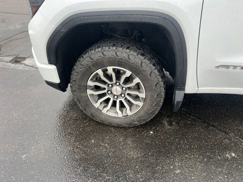 Used 2023 GMC Sierra 1500 AT4 image 27