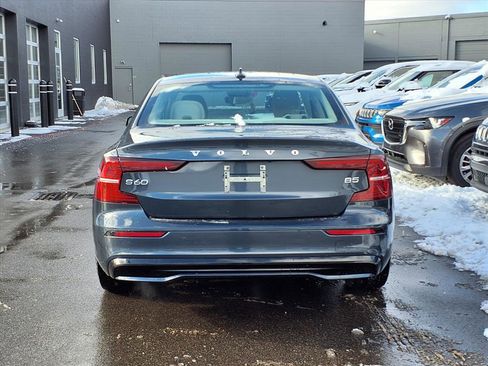 Used 2024 Volvo S60 B5 Plus image 46