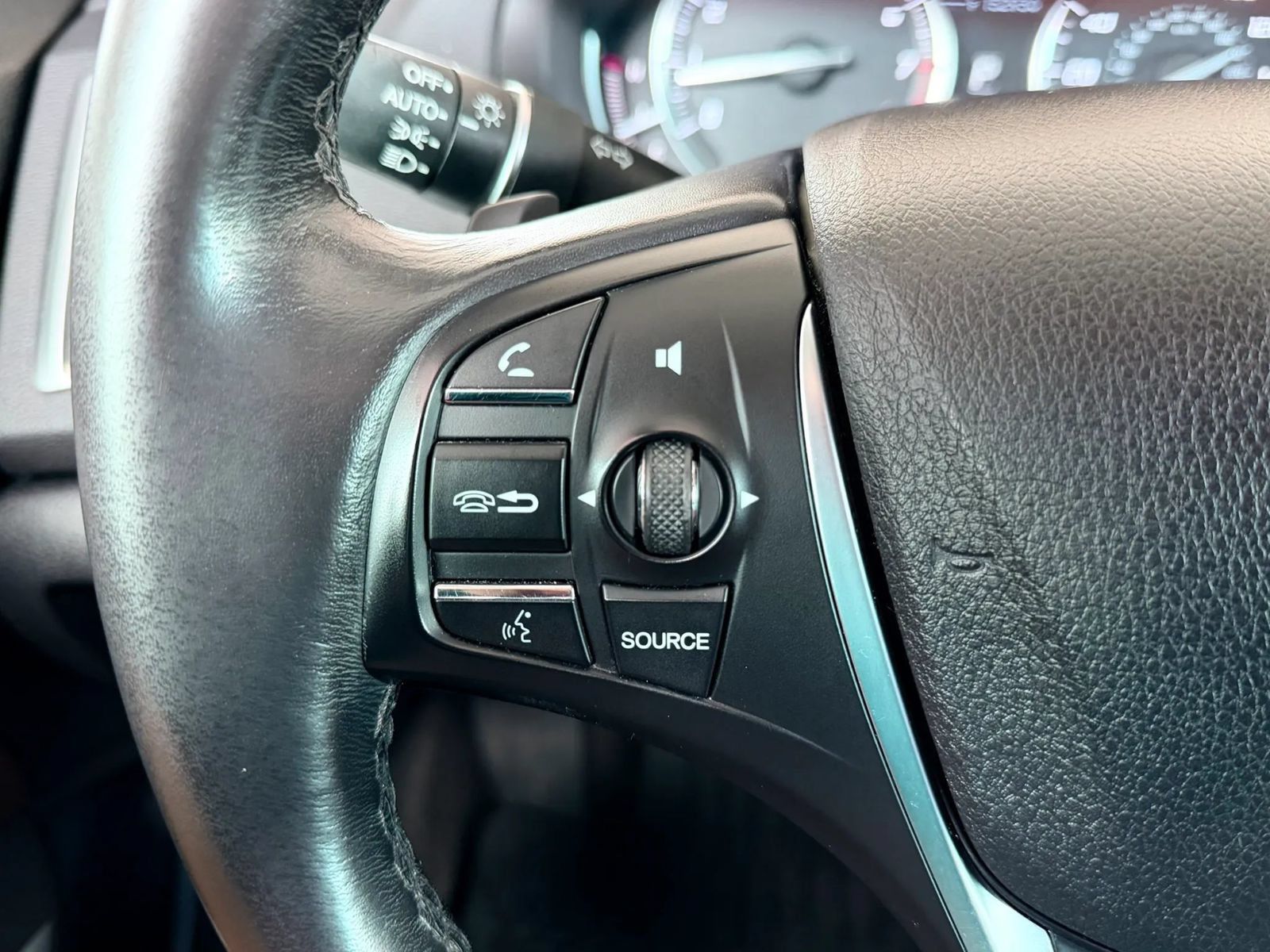 Used 2015 Acura TLX FWD image 22