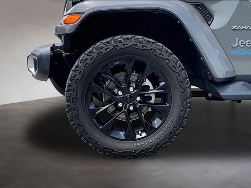 Used 2022 Jeep Wrangler Unlimited Sahara w/ Cold Weather Group AWD/4WD image 10