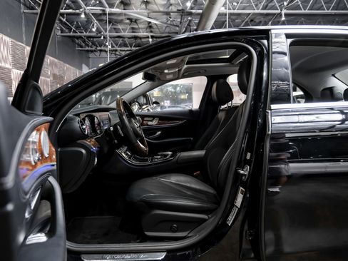 Used 2017 Mercedes-Benz E 300 image 4