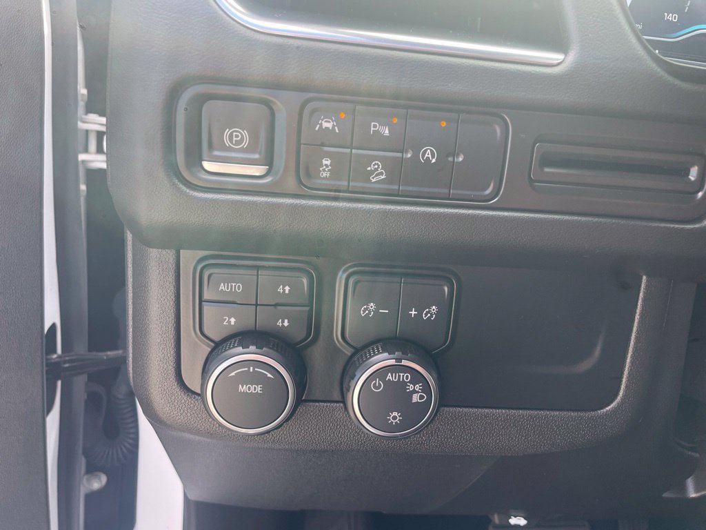 Used 2023 Chevrolet Suburban Z71 AWD/4WD image 19