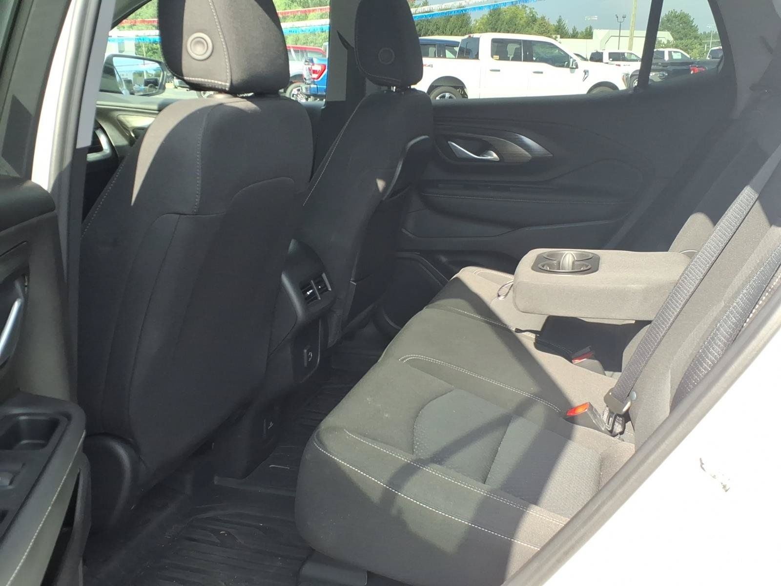 Used 2024 GMC Terrain SLE w/ Driver Convenience Package AWD/4WD image 8