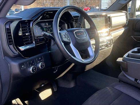 Used 2025 GMC Sierra 2500 SLE w/ SLE Convenience Package image 8