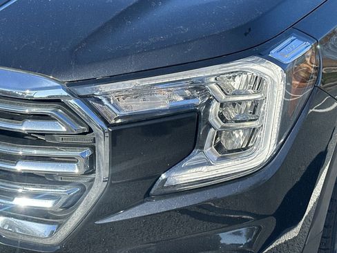 Used 2022 GMC Terrain SLT w/ LPO, Floor Liner Package image 11