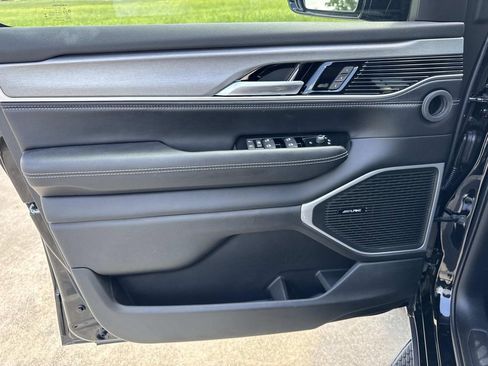 New 2026 Jeep Grand Wagoneer 4WD image 36