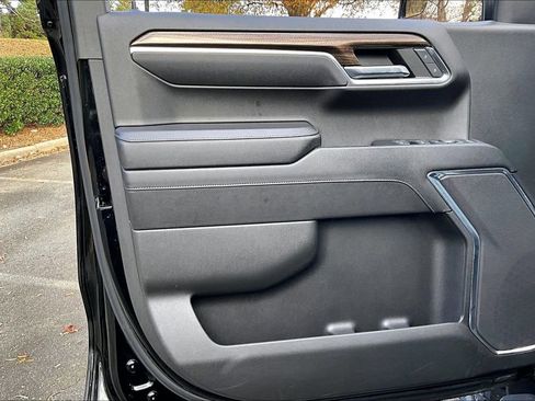 Used 2023 Chevrolet Silverado 1500 LT image 25