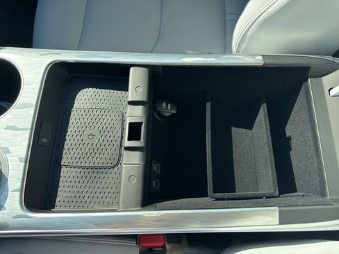 New 2026 Genesis Electrified GV70 image 25