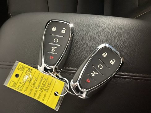 Used 2022 Chevrolet Equinox Premier AWD/4WD image 24