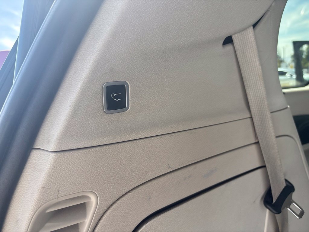 Used 2017 Chrysler Pacifica Limited FWD image 18