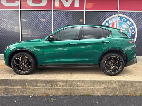 New 2025 Alfa Romeo Stelvio Sprint AWD/4WD image 7