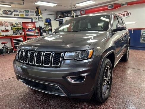 Used 2019 Jeep Grand Cherokee Limited AWD/4WD image 1