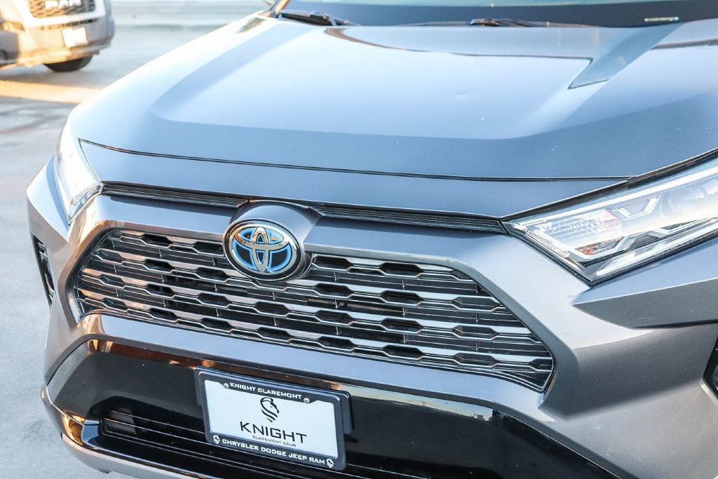 Used 2021 Toyota RAV4 XSE w/ XSE Grade Weather Package AWD/4WD image 6