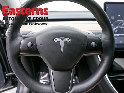 Used 2021 Tesla Model Y Long Range AWD/4WD image 10