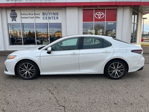 Certified 2024 Toyota Camry XLE image 32