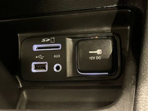 Used 2018 Jeep Cherokee Latitude w/ Altitude Package AWD/4WD image 31