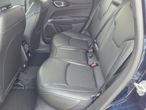 New 2026 Jeep Compass Latitude image 10